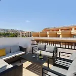 3 Bedrooms With Views *