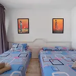 펜션 3 Bedrooms With Views 아데제