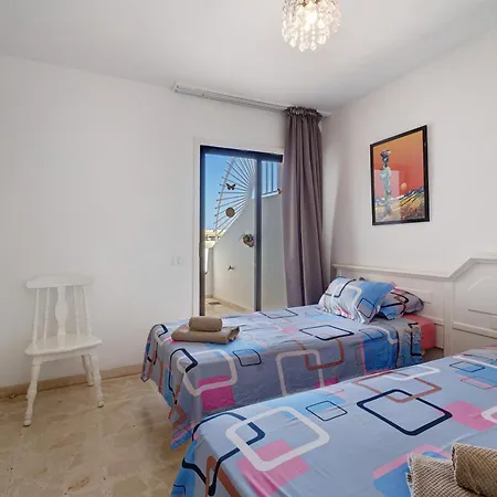 Будинок відпочинку 3 Bedrooms With Views *