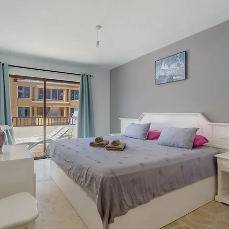 3 Bedrooms With Views Holiday home