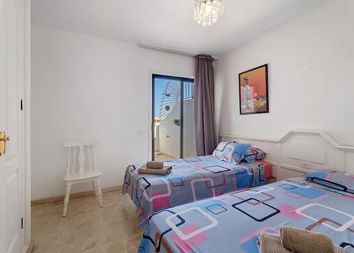 Будинок відпочинку 3 Bedrooms With Views *