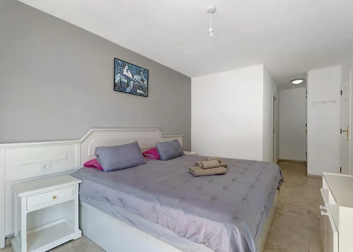 3 Bedrooms With Views Будинок відпочинку Адехе