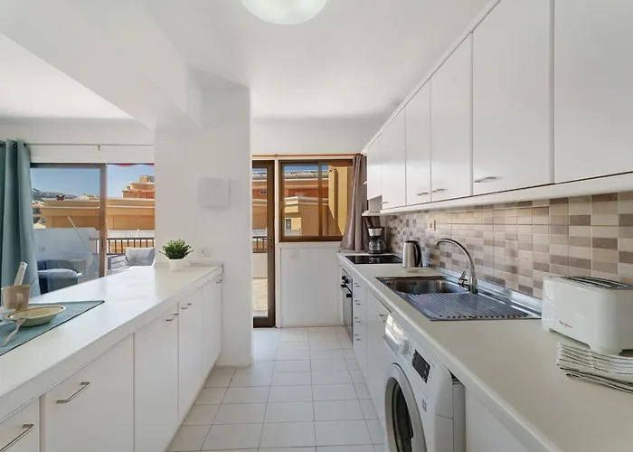 Будинок відпочинку 3 Bedrooms With Views