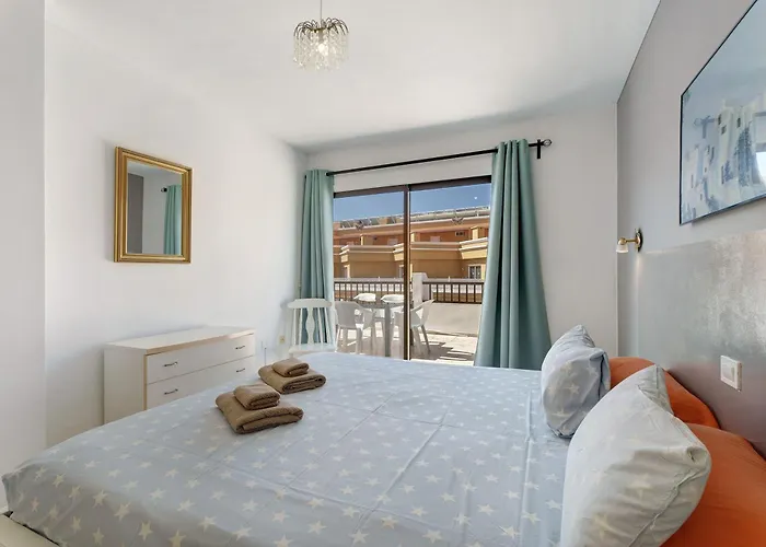 Будинок відпочинку 3 Bedrooms With Views