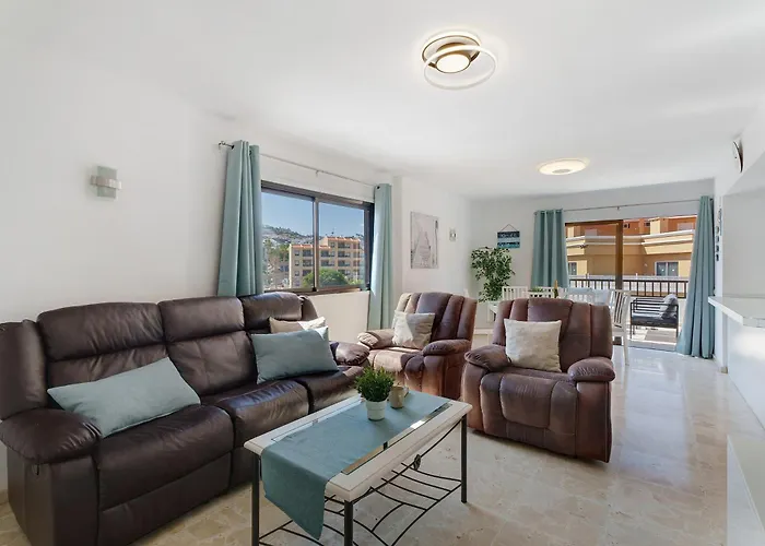 Будинок відпочинку 3 Bedrooms With Views *